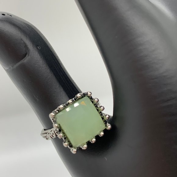 Costume Jewelry Peridot Colored Square Crown Ring - Picture 7 of 7